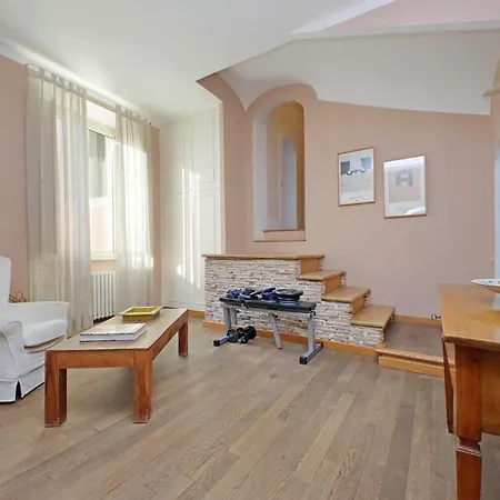 Piscinula - Charming In Trastevere